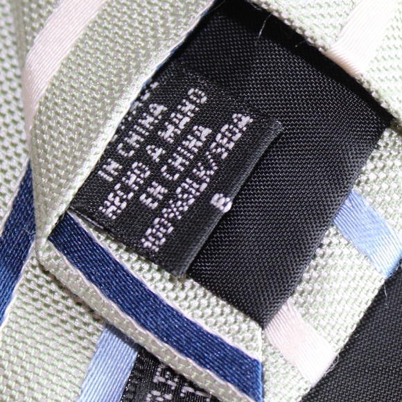 Geoffrey Beene 100% Silk Tie - Picture 3 of 3